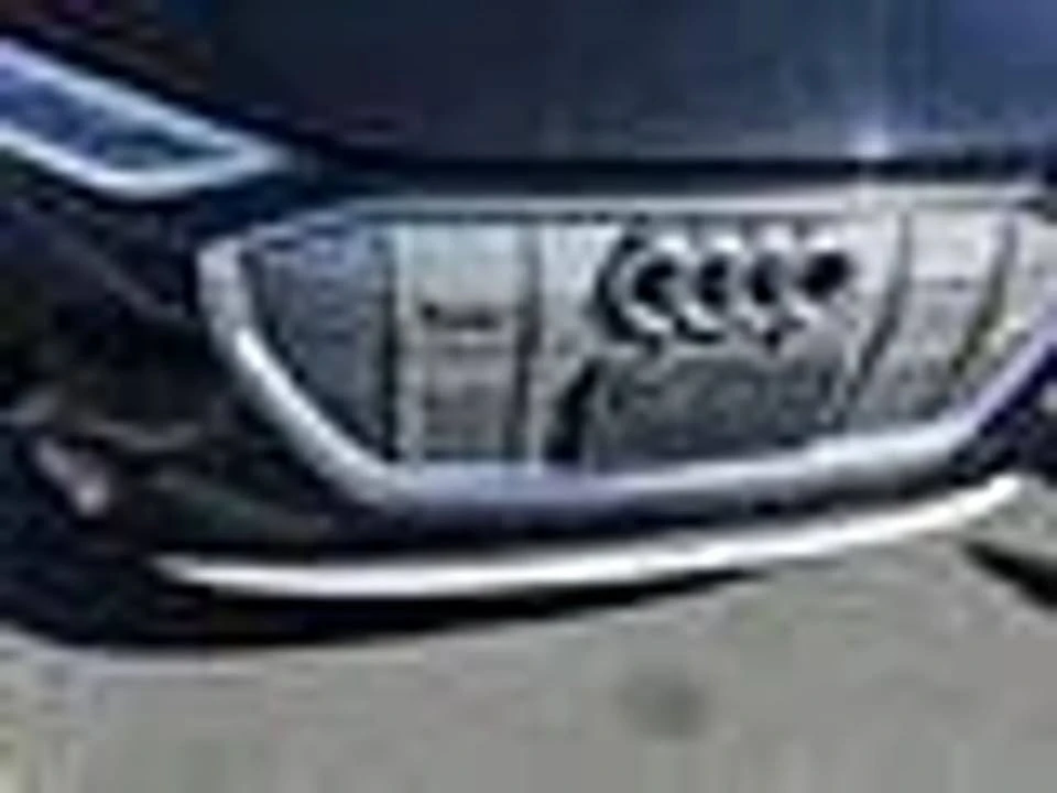 2019 Audi e-tron - Image 17 of 19