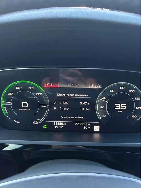 2019 Audi e-tron - Image 16 of 17