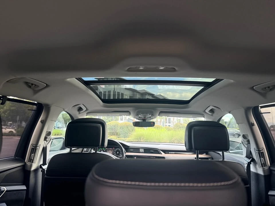 2019 Audi e-tron - Image 12 of 17