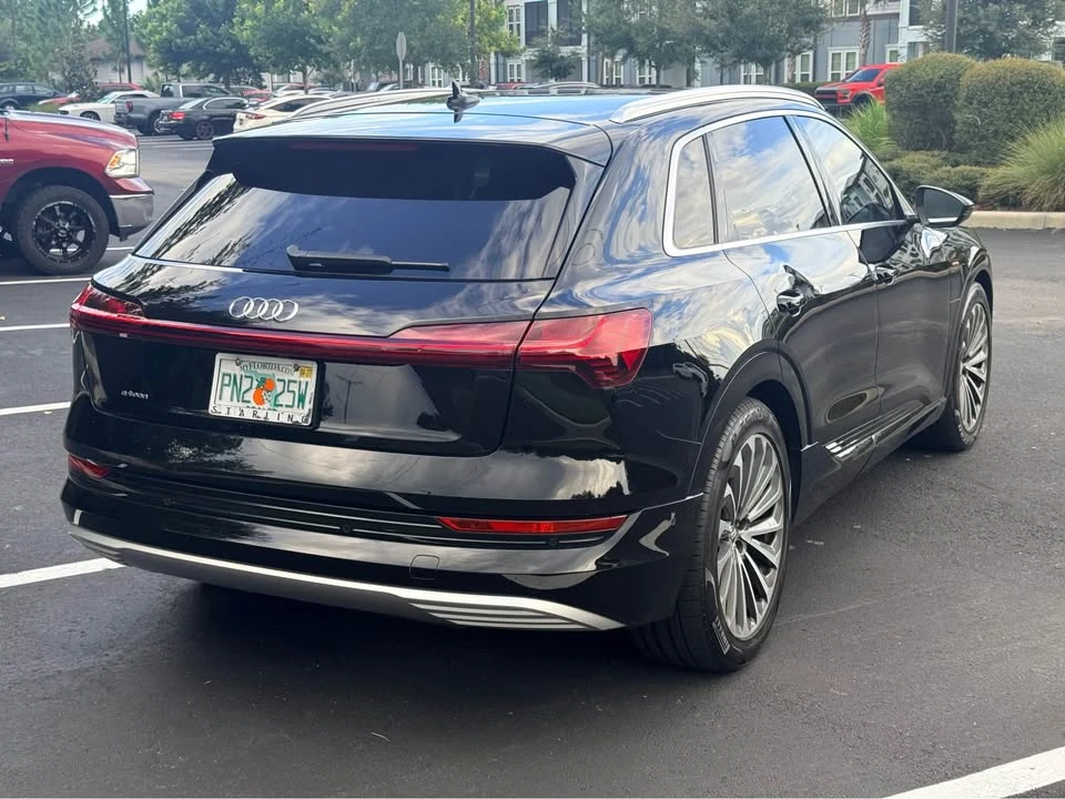 2019 Audi e-tron - Image 4 of 17