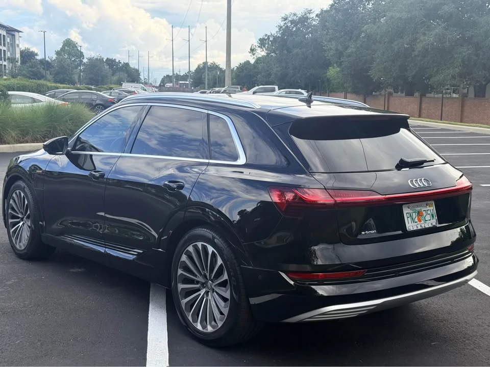 2019 Audi e-tron - Image 6 of 17