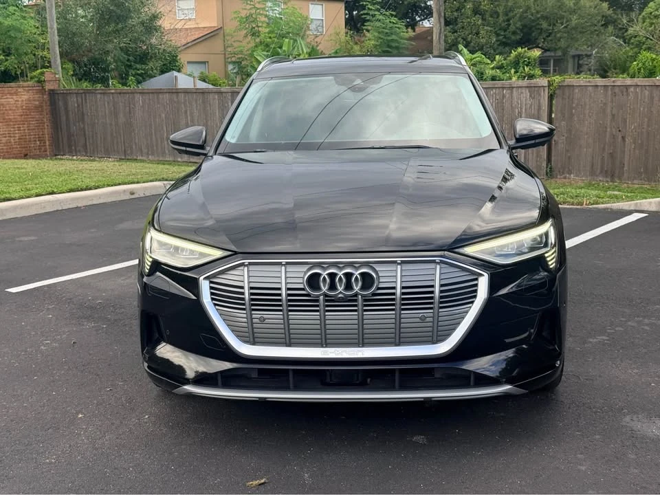2019 Audi e-tron - Image 2 of 17
