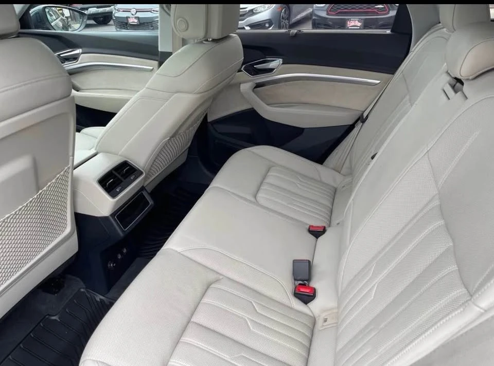 2019 Audi e-tron - Image 6 of 6