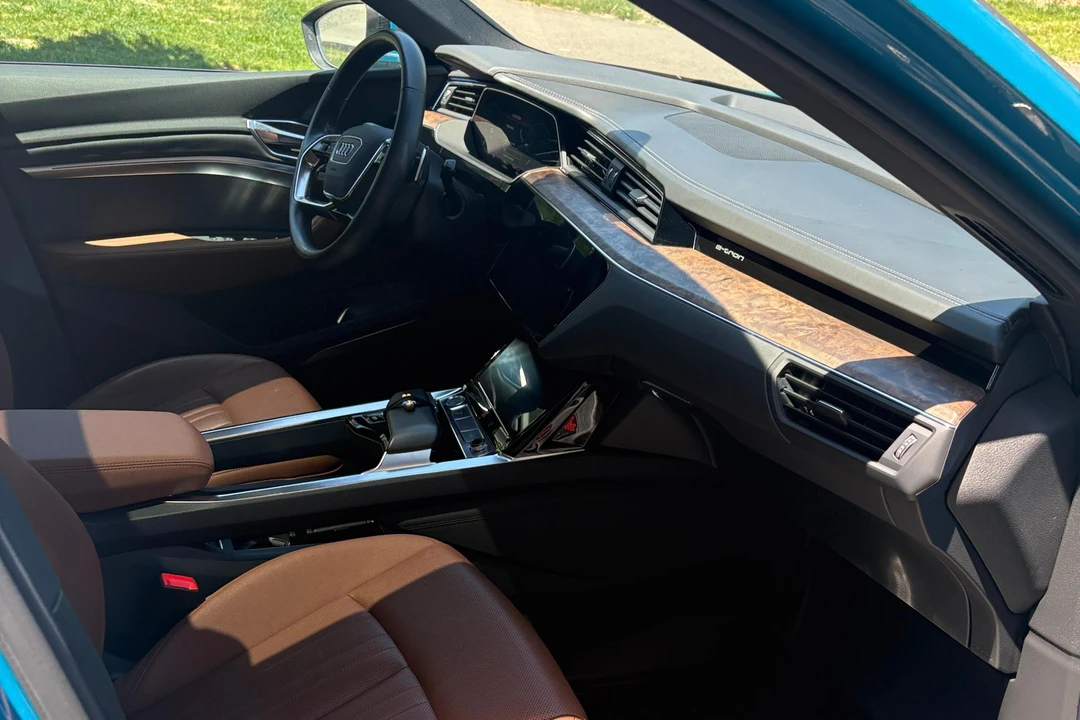 2019 Audi e-tron - Image 28 of 31