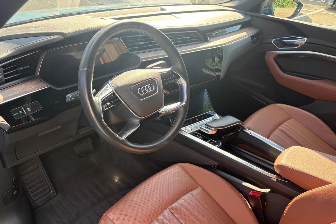 2019 Audi e-tron - Image 27 of 31