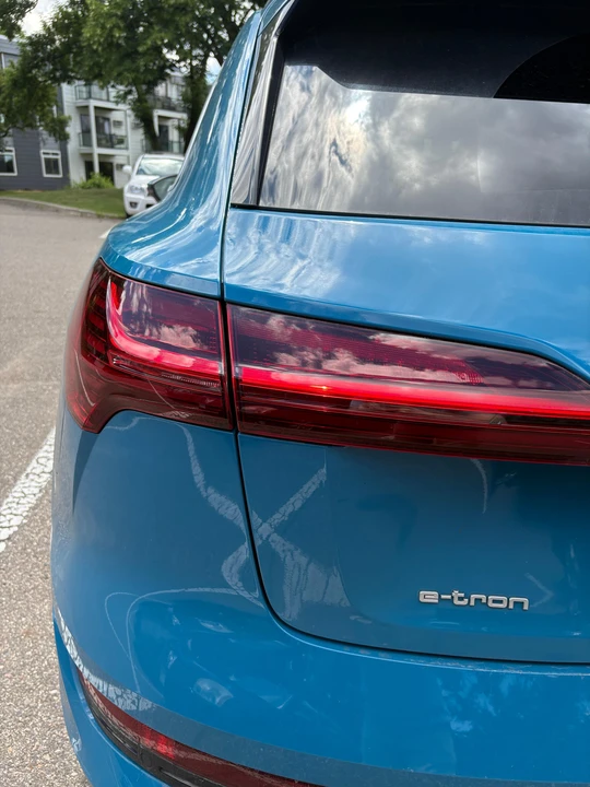 2019 Audi e-tron - Image 19 of 31