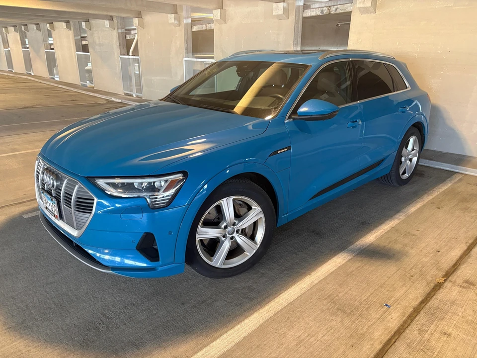 2019 Audi e-tron - Image 7 of 31