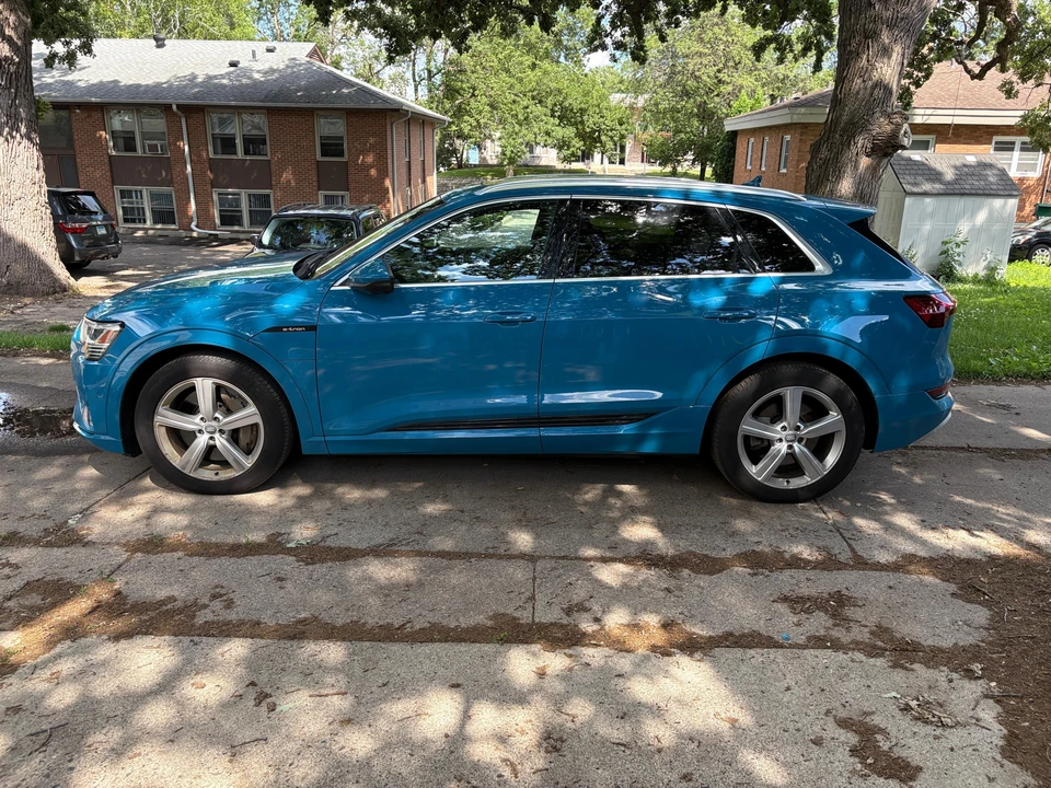 2019 Audi e-tron - Image 8 of 31