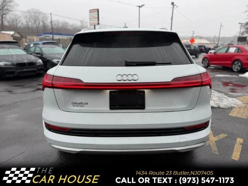 2019 Audi e-tron - Image 8 of 12