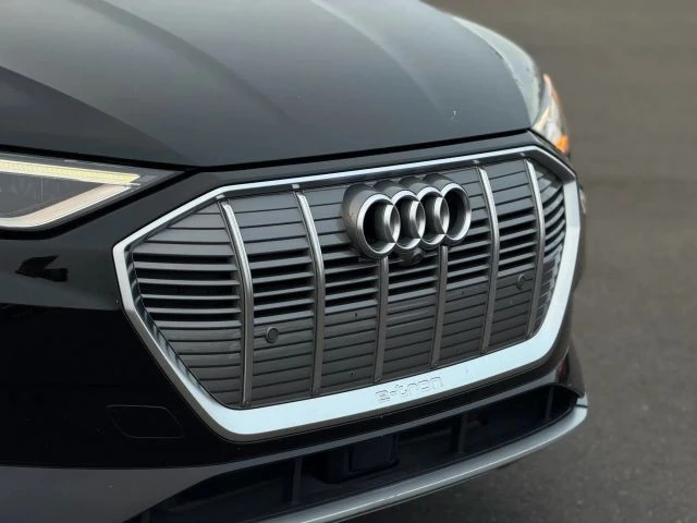 2019 Audi e-tron - Image 4 of 12