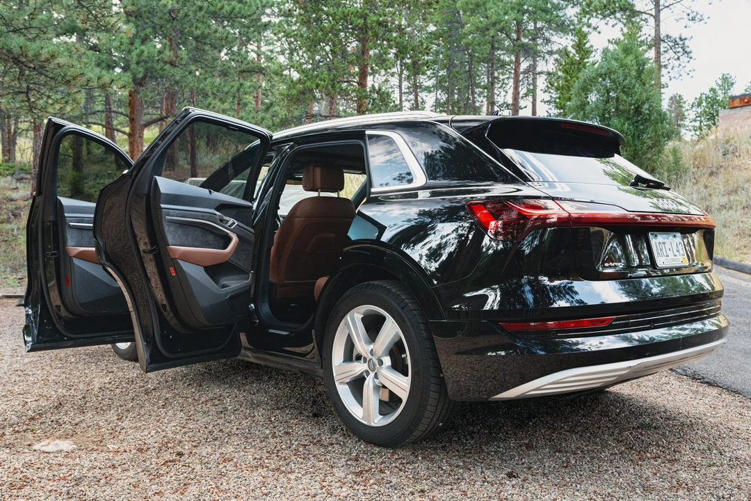 2019 Audi e-tron - Image 16 of 31