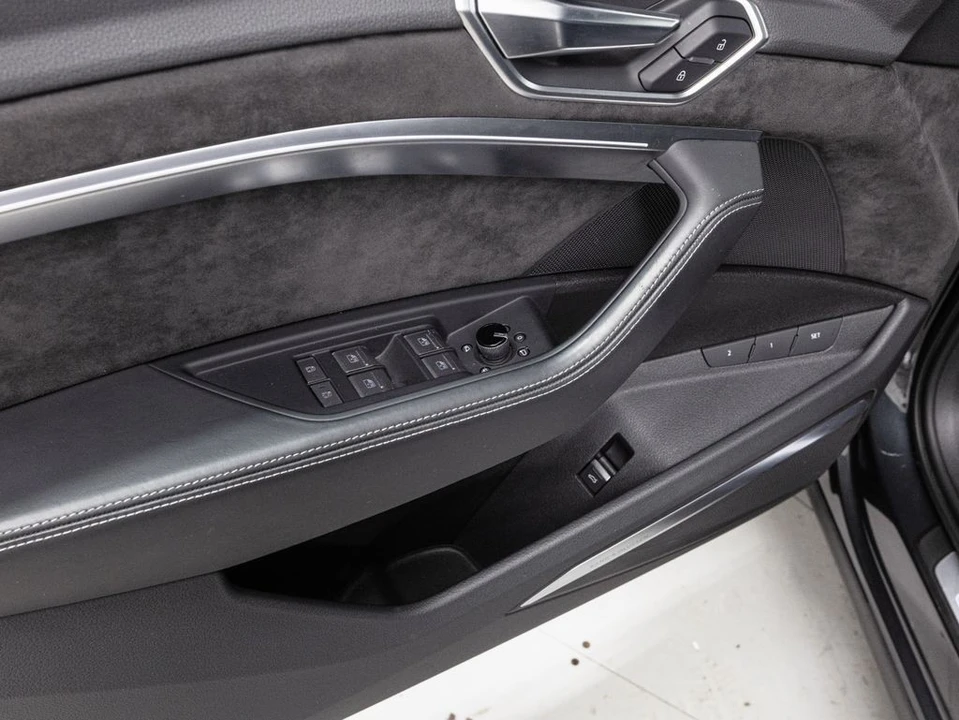 2019 Audi e-tron - Image 6 of 21