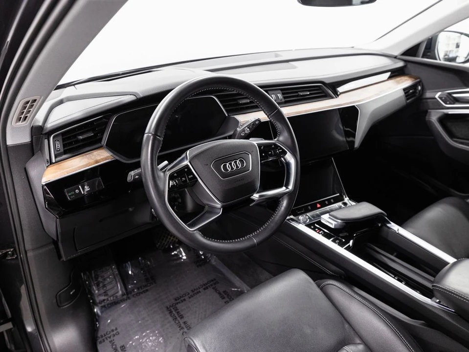 2019 Audi e-tron - Image 8 of 21