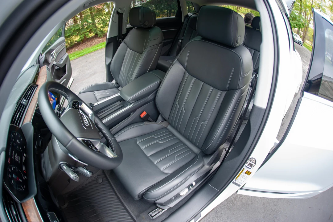 2019 Audi e-tron - Image 30 of 31