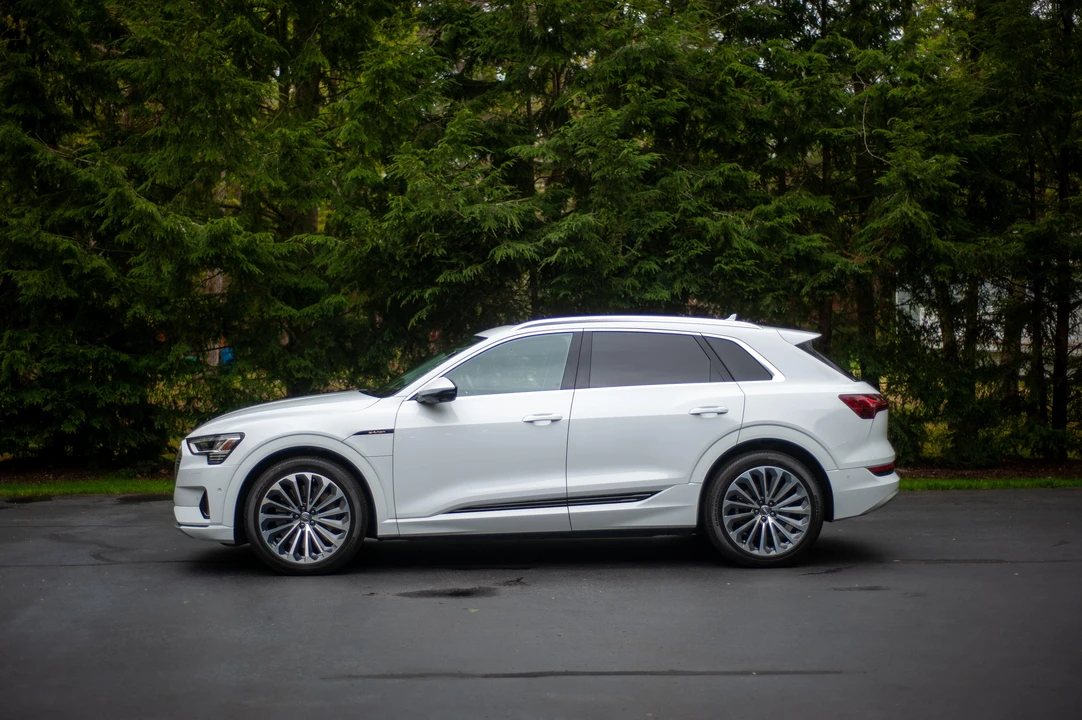 2019 Audi e-tron - Image 7 of 31