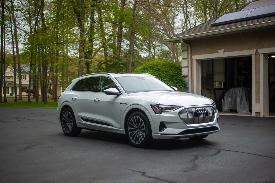 2019 Audi e-tron - Image 11 of 31