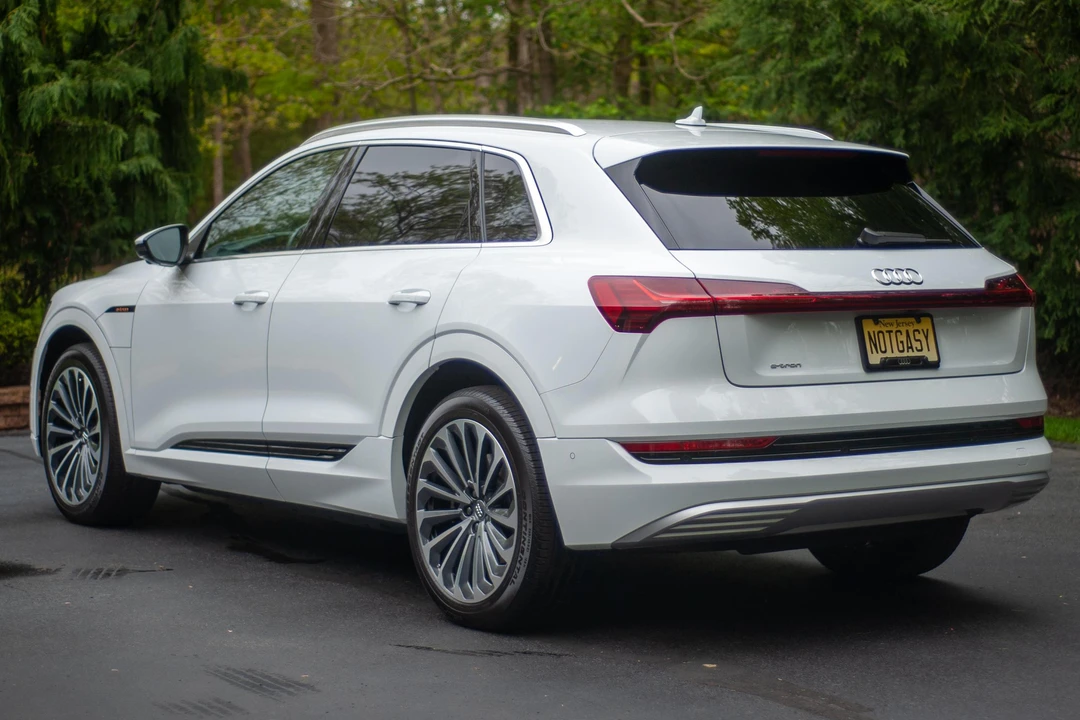 2019 Audi e-tron - Image 4 of 31