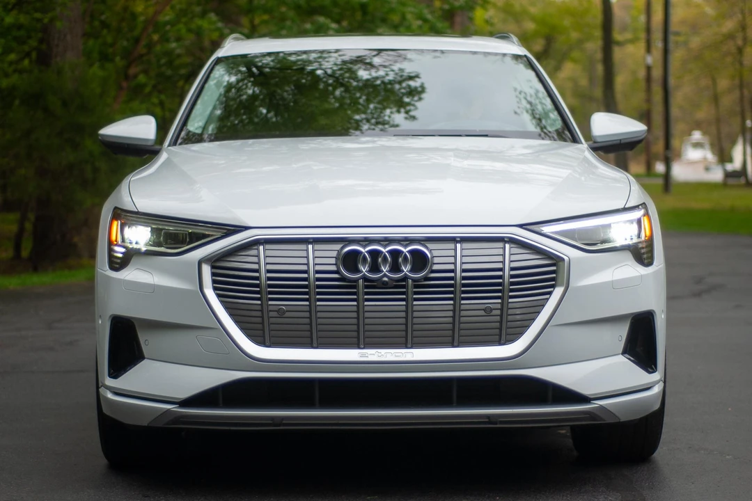 2019 Audi e-tron - Image 2 of 31