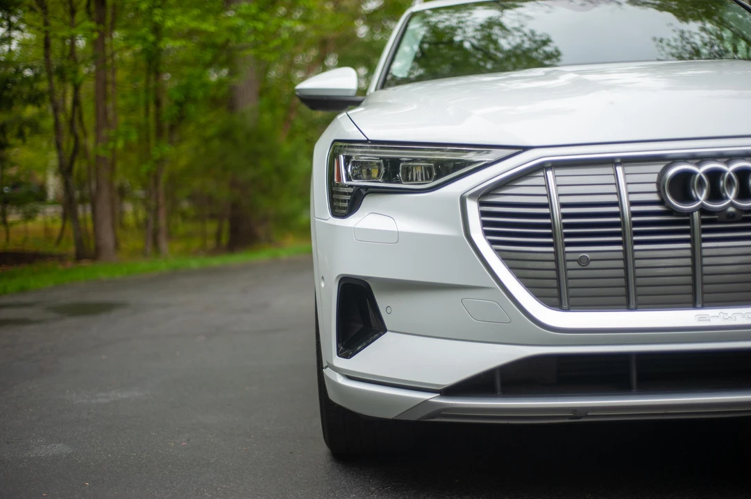 2019 Audi e-tron - Image 12 of 31