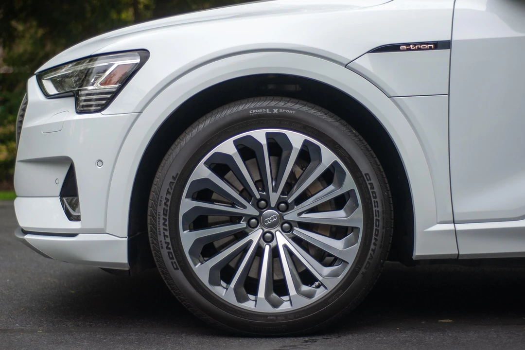 2019 Audi e-tron - Image 25 of 31