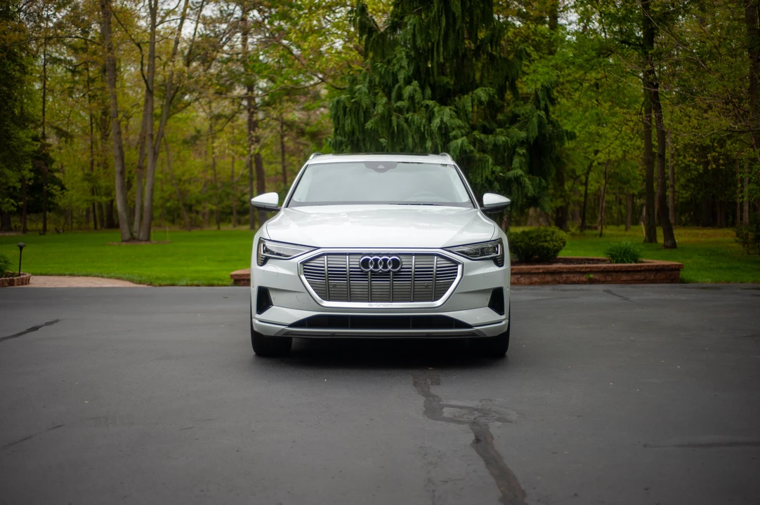 2019 Audi e-tron - Image 6 of 31