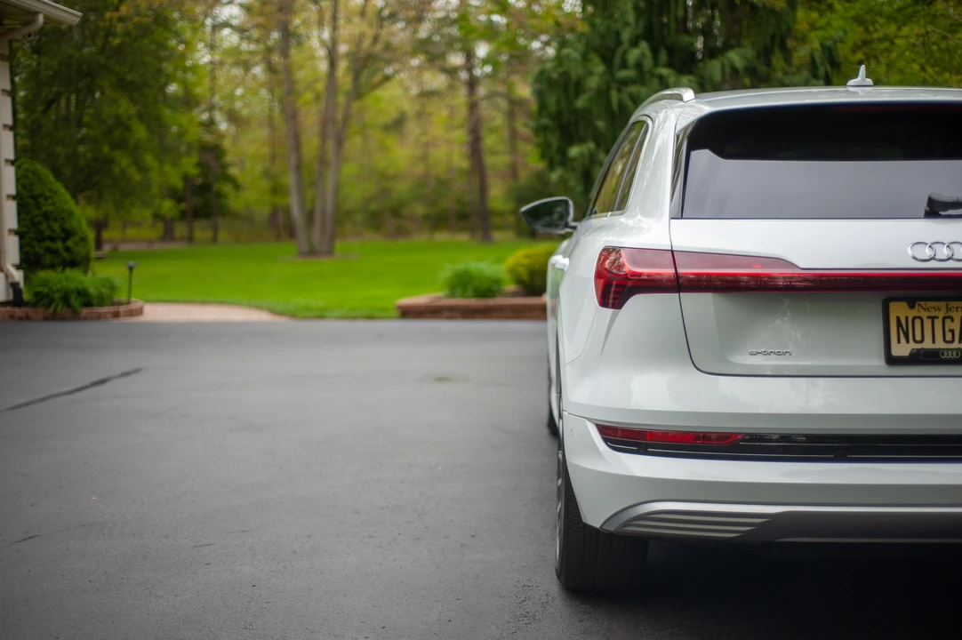 2019 Audi e-tron - Image 16 of 31