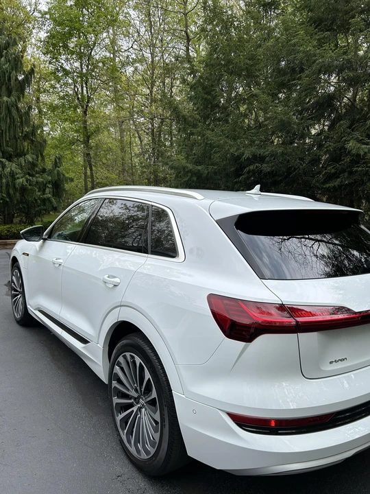 2019 Audi e-tron - Image 15 of 31