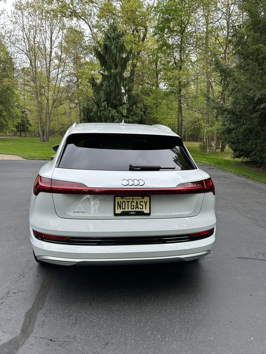 2019 Audi e-tron - Image 8 of 31