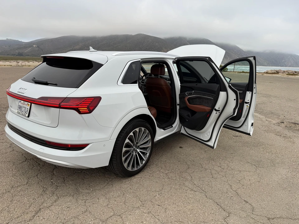 2019 Audi e-tron - Image 15 of 31