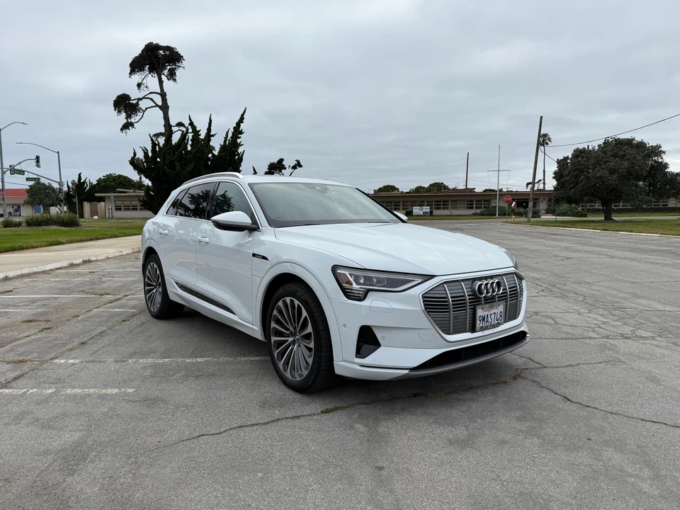 2019 Audi e-tron - Image 11 of 31