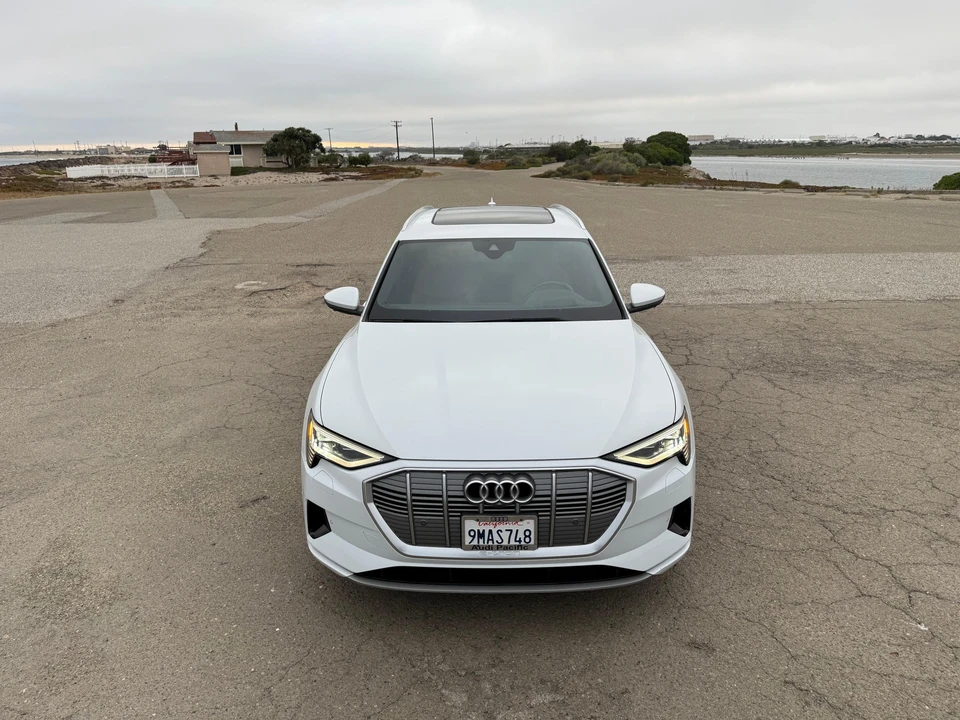 2019 Audi e-tron - Image 6 of 31