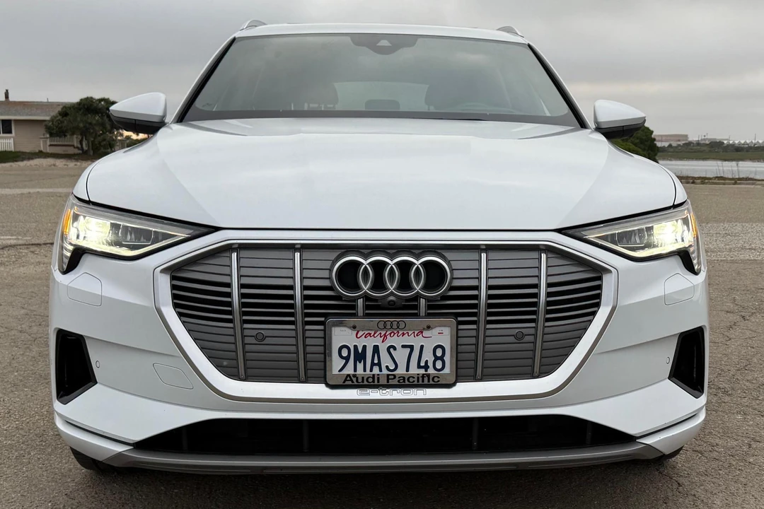 2019 Audi e-tron - Image 2 of 31
