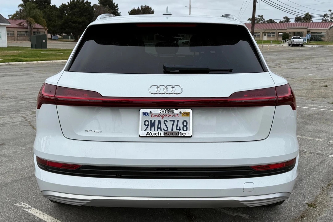 2019 Audi e-tron - Image 5 of 31