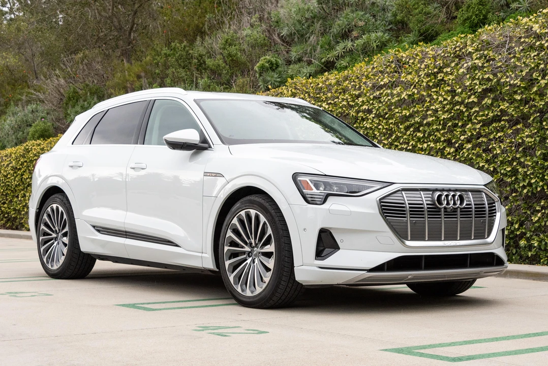 2019 Audi e-tron - Image 10 of 31