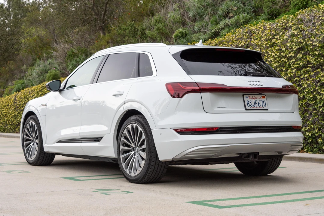 2019 Audi e-tron - Image 8 of 31