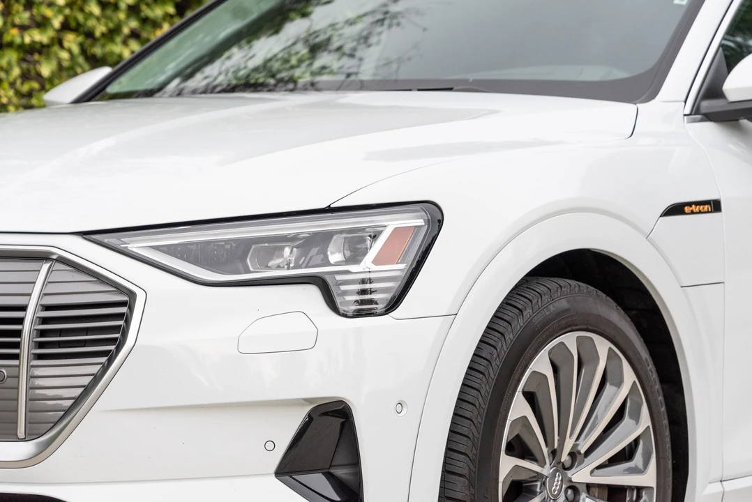 2019 Audi e-tron - Image 23 of 31