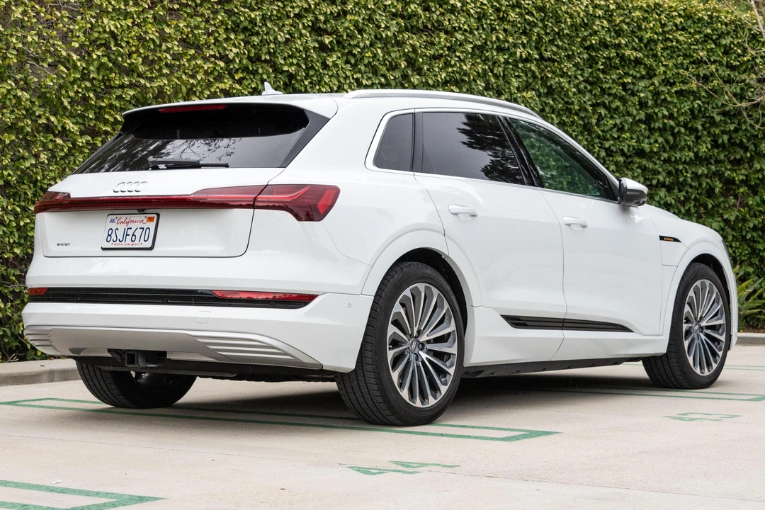 2019 Audi e-tron - Image 4 of 31
