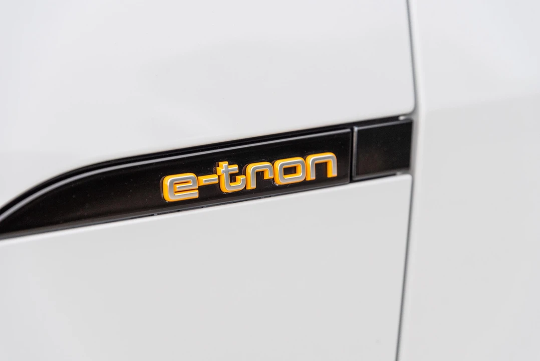 2019 Audi e-tron - Image 29 of 31