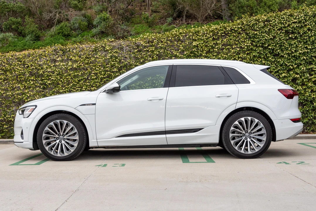 2019 Audi e-tron - Image 7 of 31