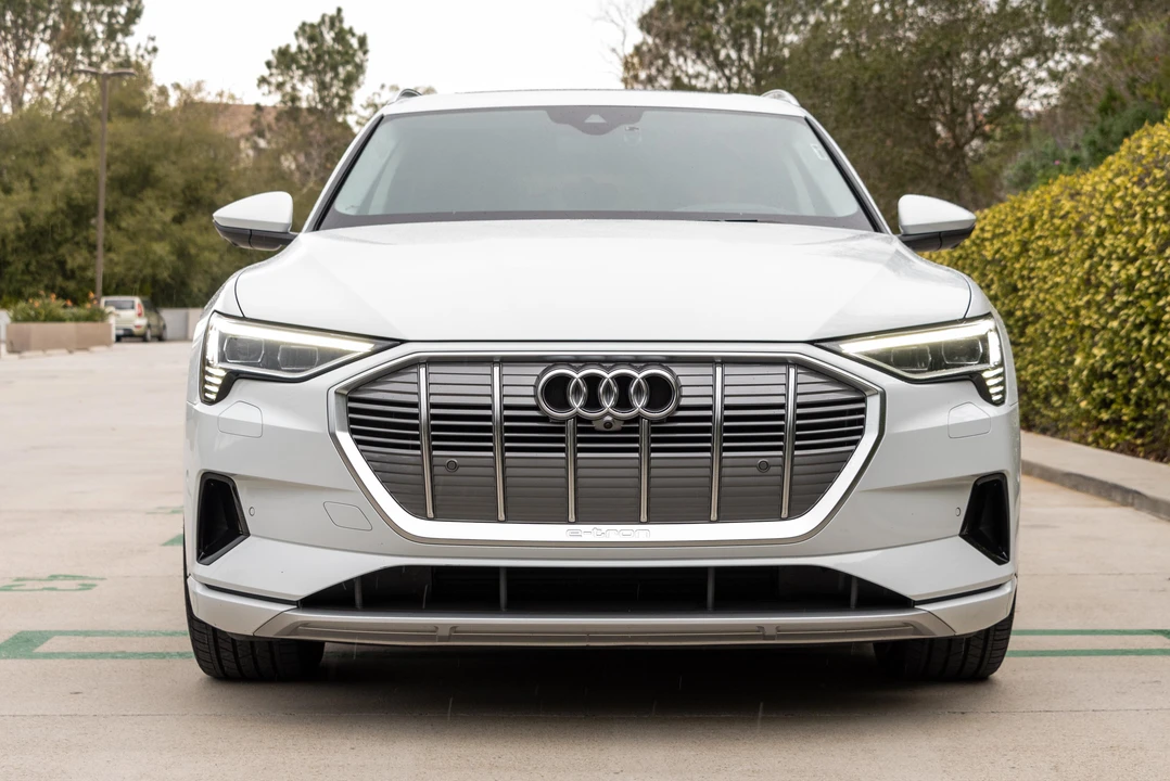 2019 Audi e-tron - Image 6 of 31