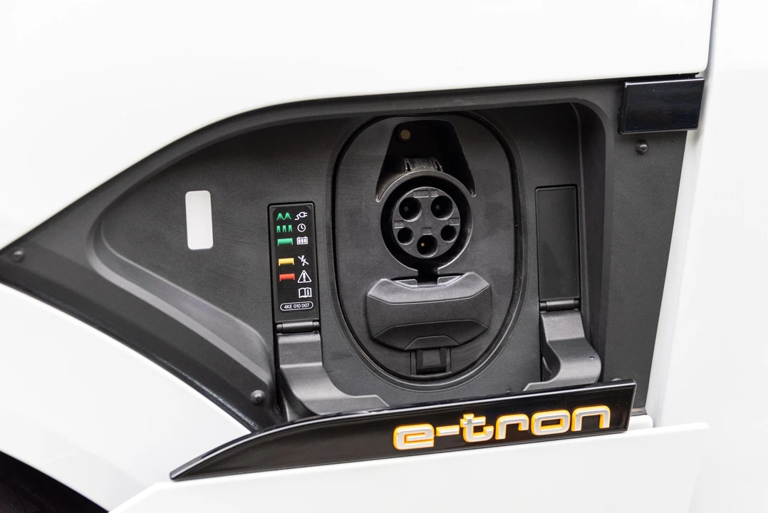 2019 Audi e-tron - Image 31 of 31