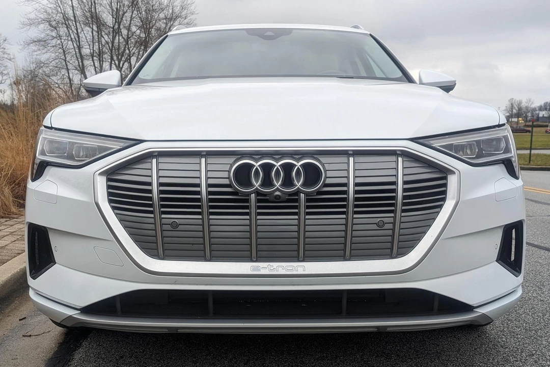 2019 Audi e-tron - Image 2 of 31