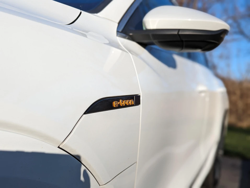 2019 Audi e-tron - Image 24 of 31