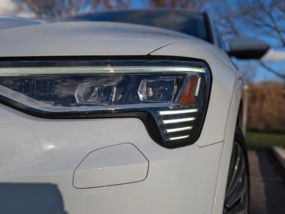 2019 Audi e-tron - Image 20 of 31