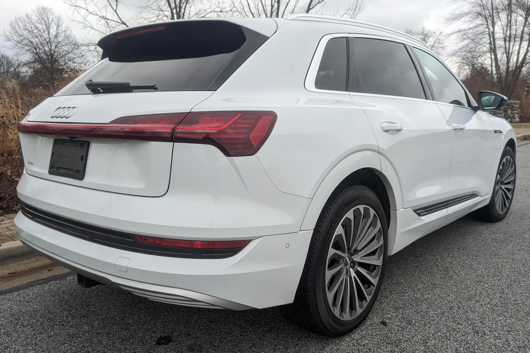2019 Audi e-tron - Image 4 of 31