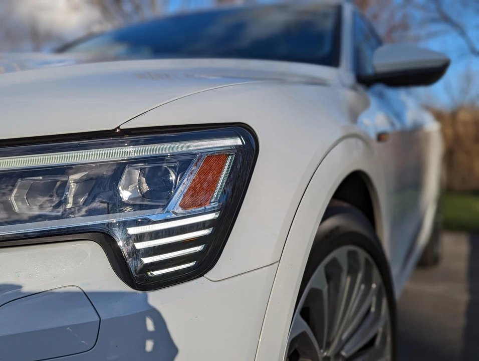 2019 Audi e-tron - Image 21 of 31
