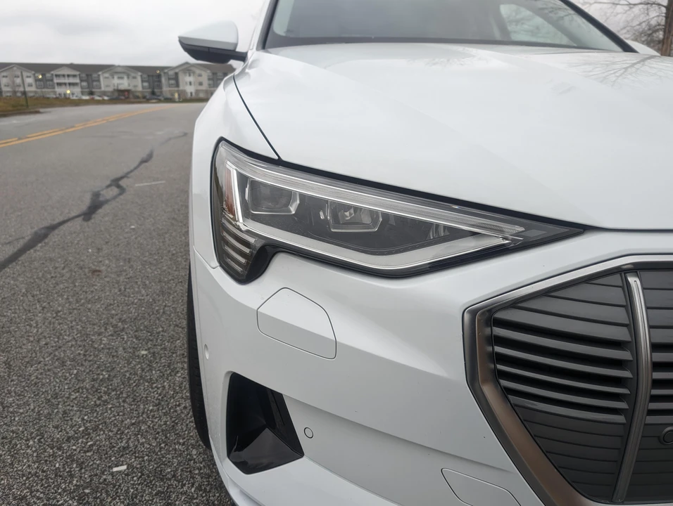 2019 Audi e-tron - Image 18 of 31