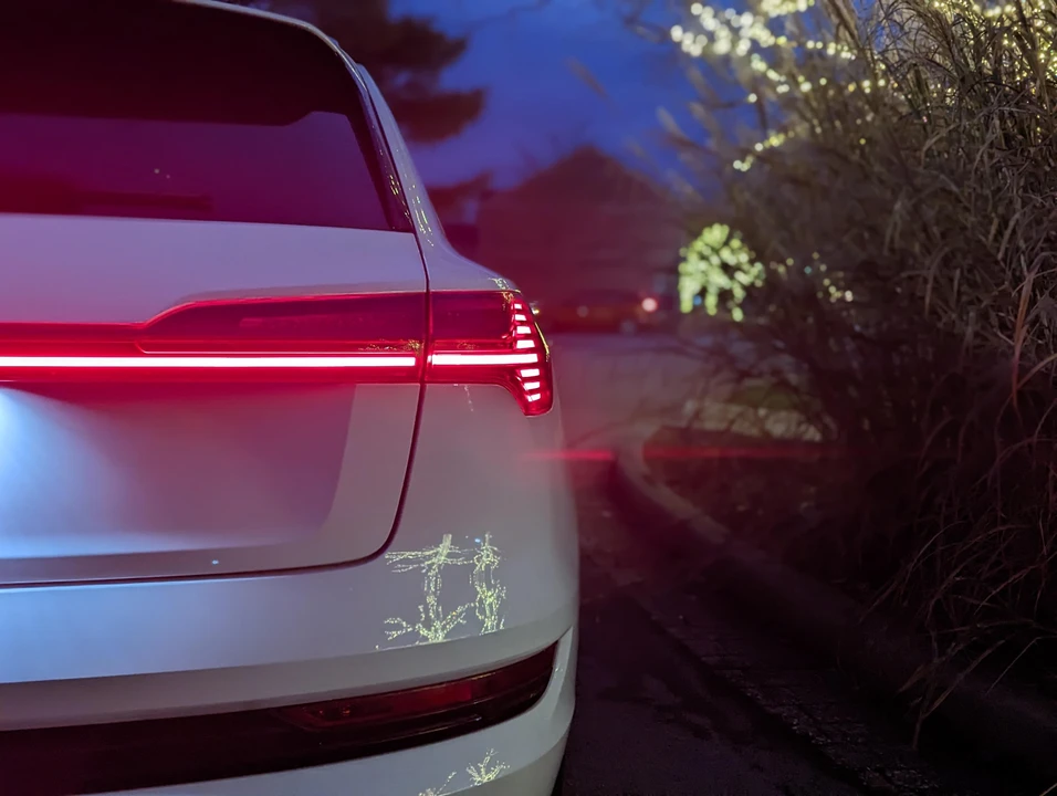 2019 Audi e-tron - Image 30 of 31