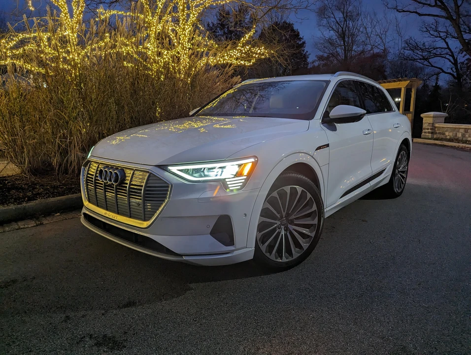2019 Audi e-tron - Image 7 of 31