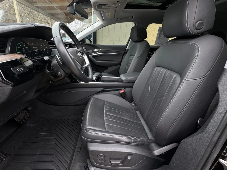 2019 Audi e-tron - Image 9 of 21